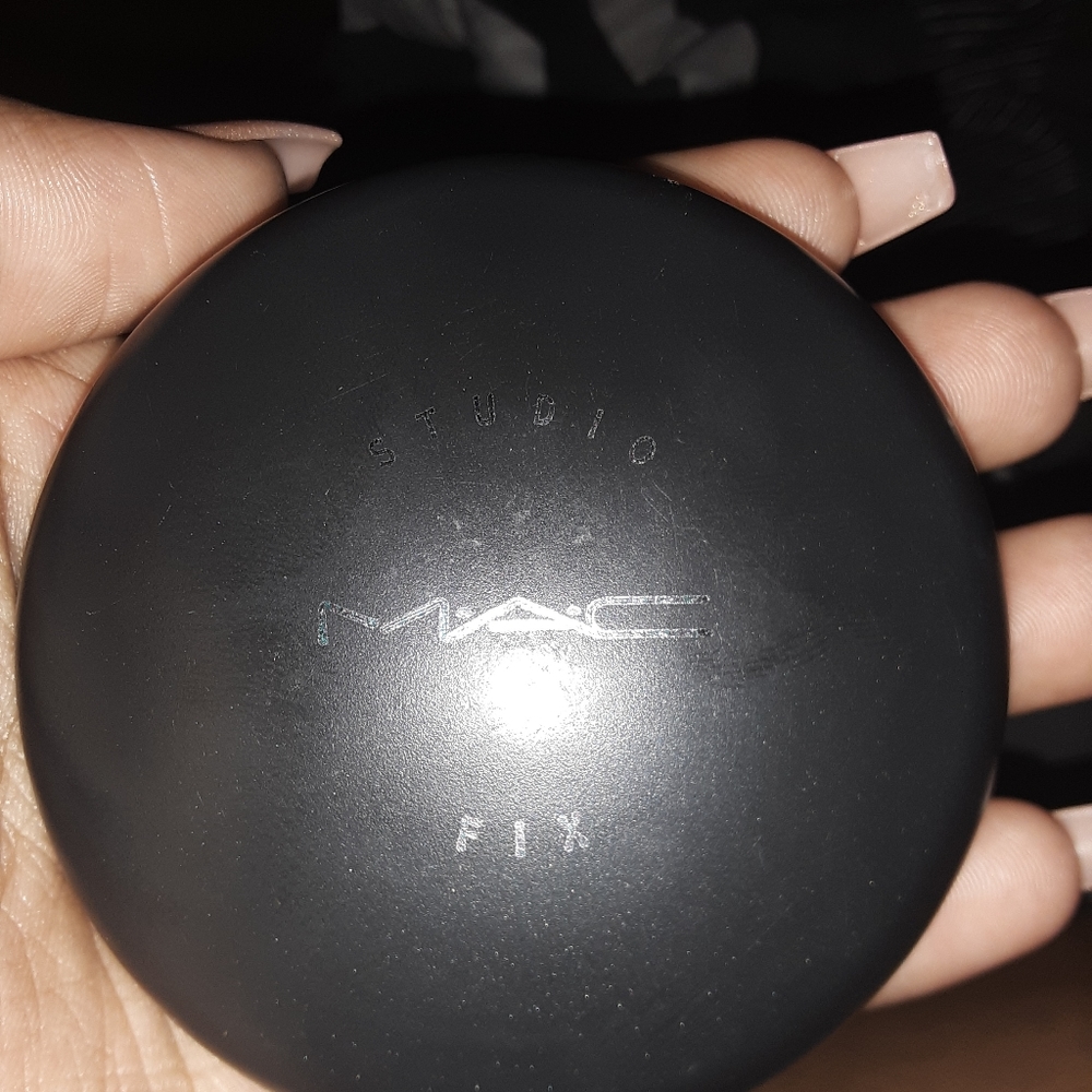Mac studio fix powder foundation NC37